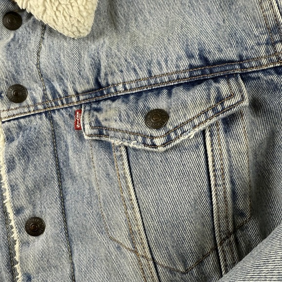 Levi's Jacket Men's XL Blue Premium Sherpa Trucker Jean Light Wash Big E Denim - Picture 6 of 10